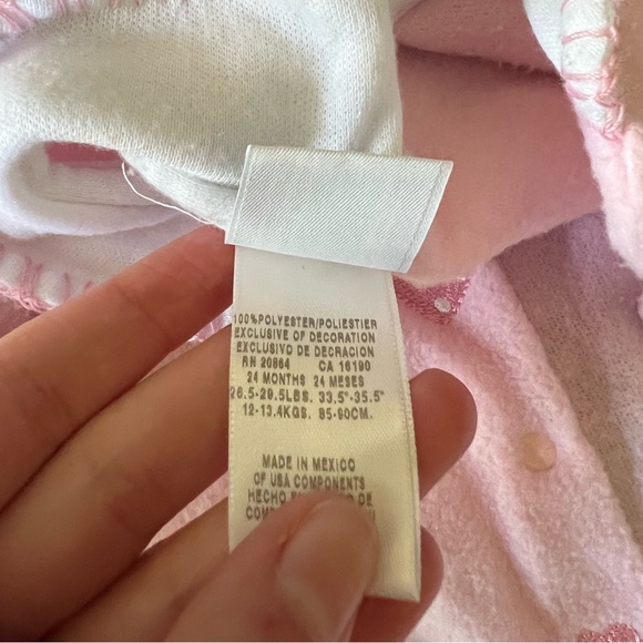 ◻️LITTLE ME: Girl size 24 months, fuzzy pink w/hearts footsie pajamas preowned◻️ - Picture 3 of 9